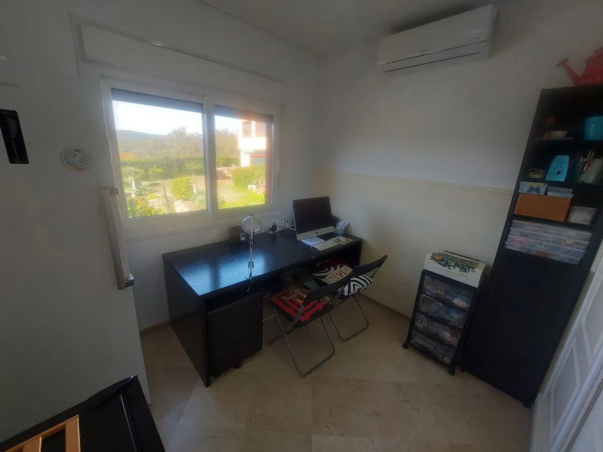 530e6161-1e8a-41aa-a7c3-ecf670e2e403