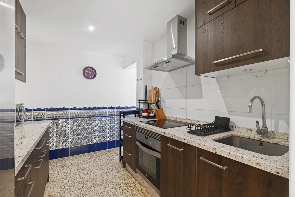 25d9f631-98c4-4246-98b3-c2198006b917