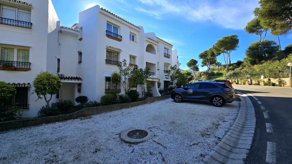 0fb49070-31d2-4261-b301-ac6da9176dcb