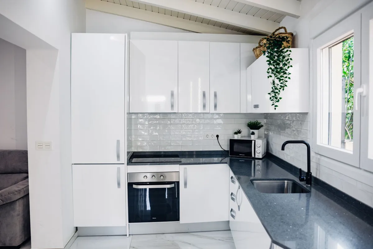 4f6a303b-fd59-4033-a254-797800b43116