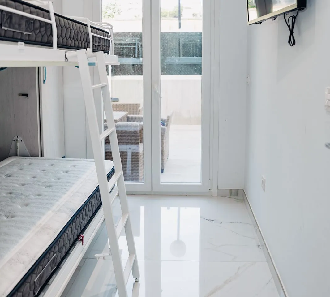 be7cab7e-3628-474a-b26f-c1d176091432