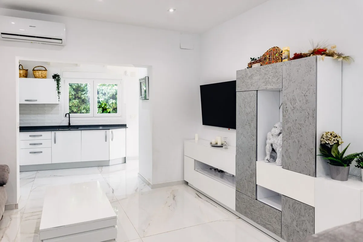 d4b7cef6-db6b-45c6-bdbc-1992189bbc06