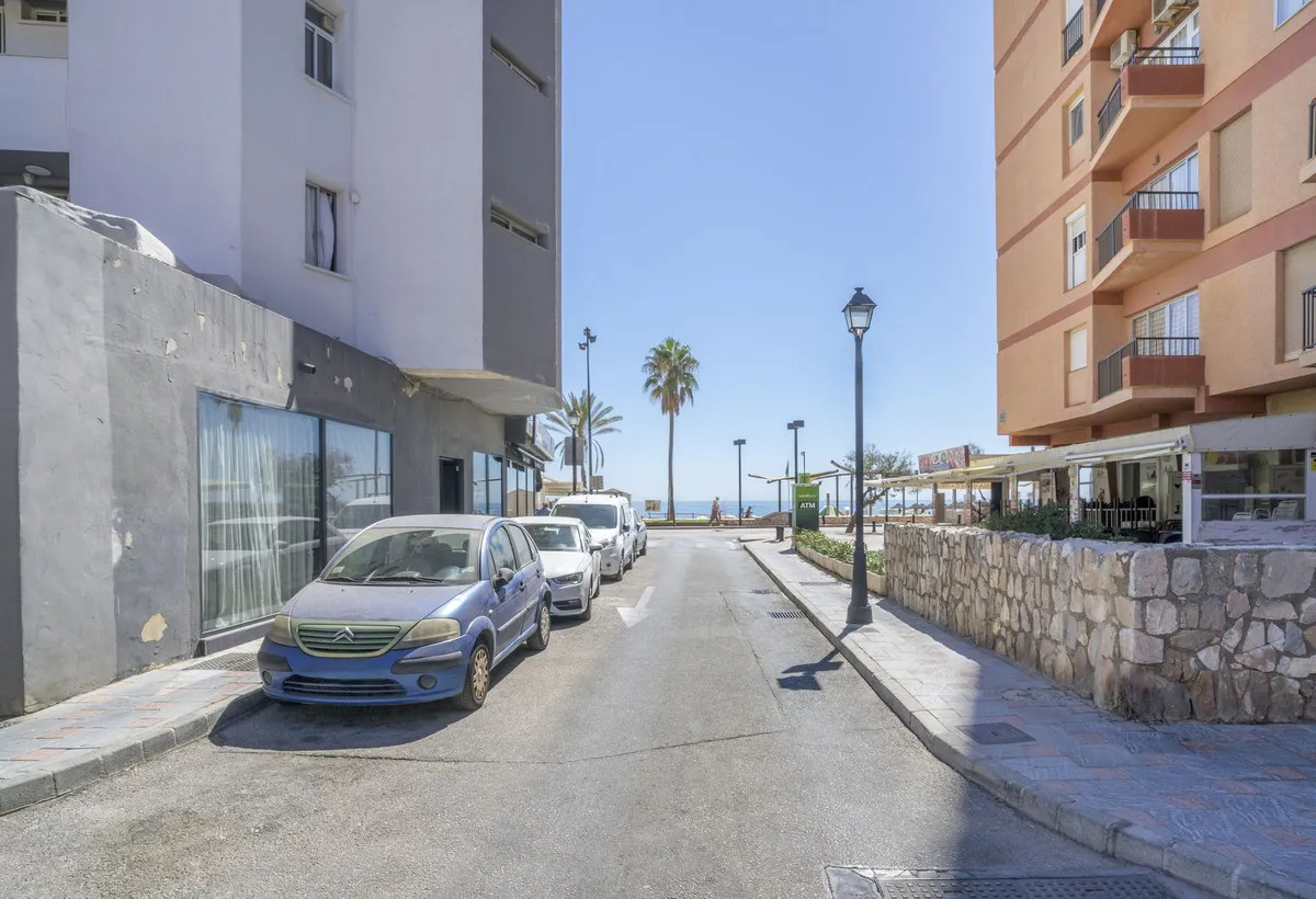 ba060180-657c-4263-9159-e4bdb3e8696b