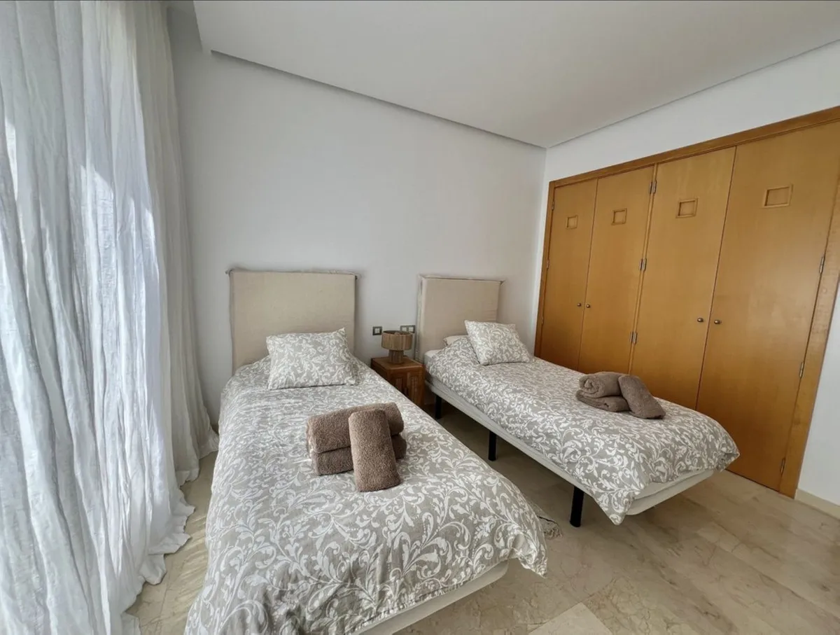 0b4960d0-c273-4b84-a455-9f2154161f9a