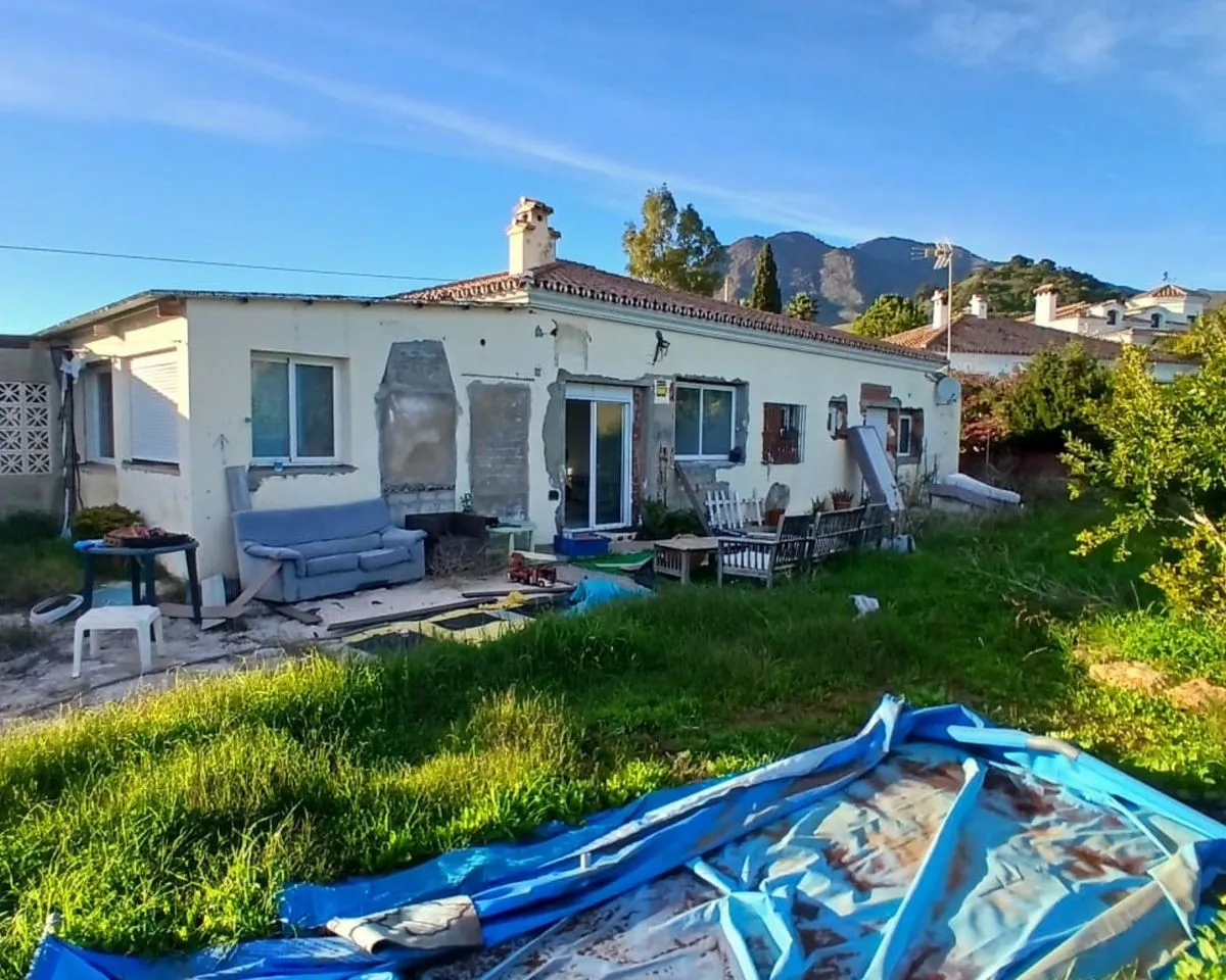 Charming Estepona Cortijo with Panoramic Views