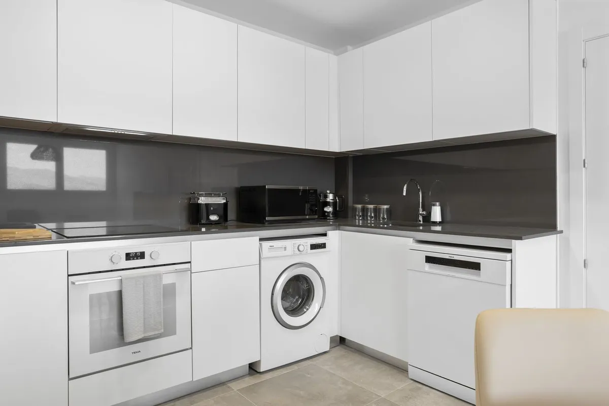 8b479e7c-8252-47f3-98a4-9143cc25ba6d