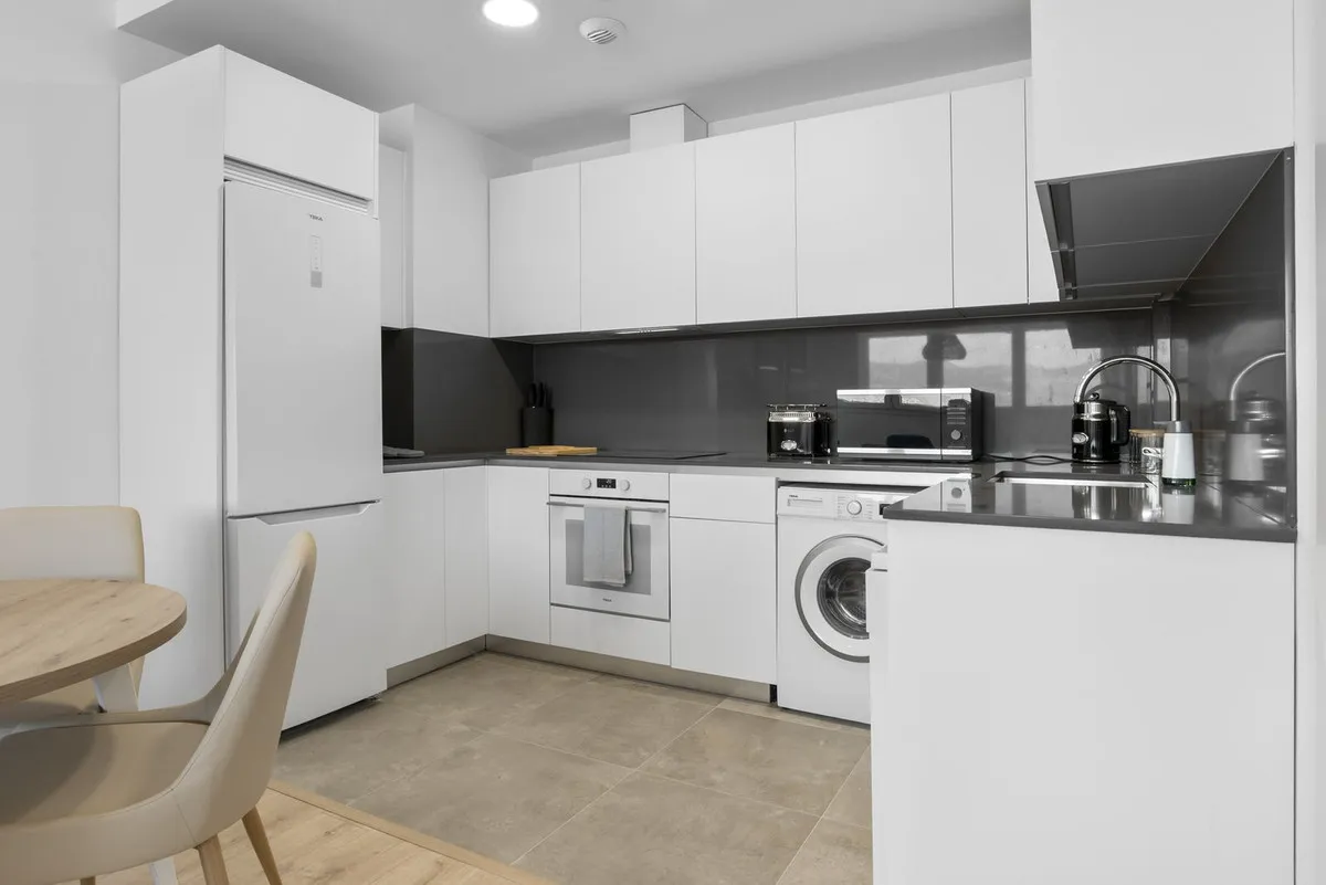 e1ced576-61f1-4695-aaae-6b1667da4fee