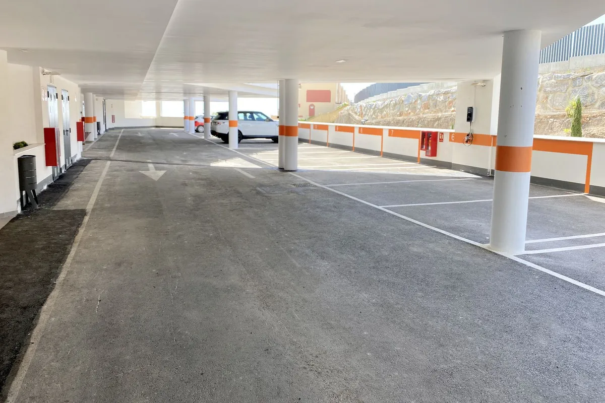 d51bb406-82a9-4325-897a-29c16b6640b7