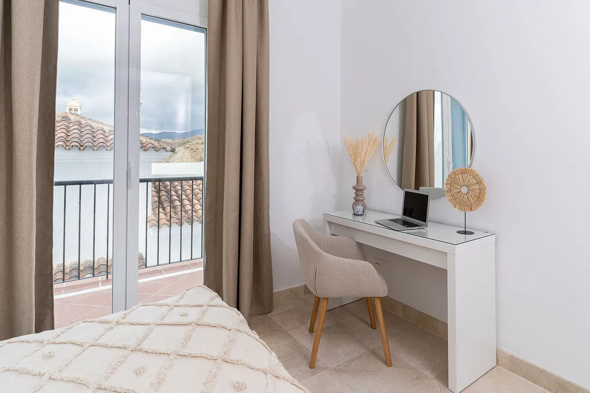 1378e835-f446-45d5-b3c2-22e1367853ab