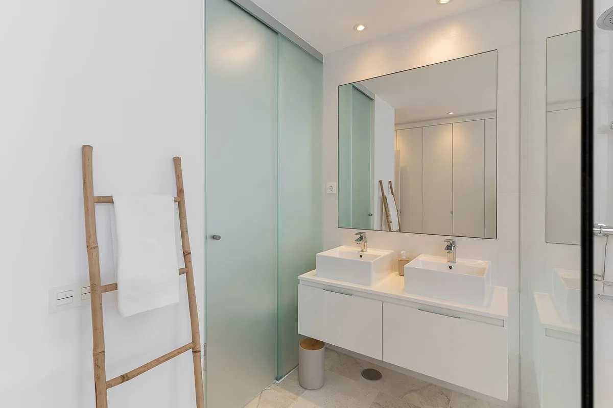 4c7157ae-fb47-4c19-baa7-1695219ea52f