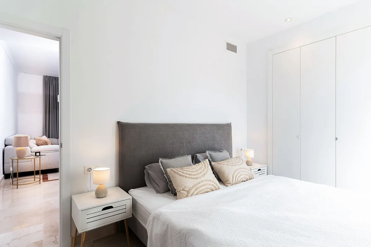 a05e16be-6c0c-4323-b9f9-b185024b4520