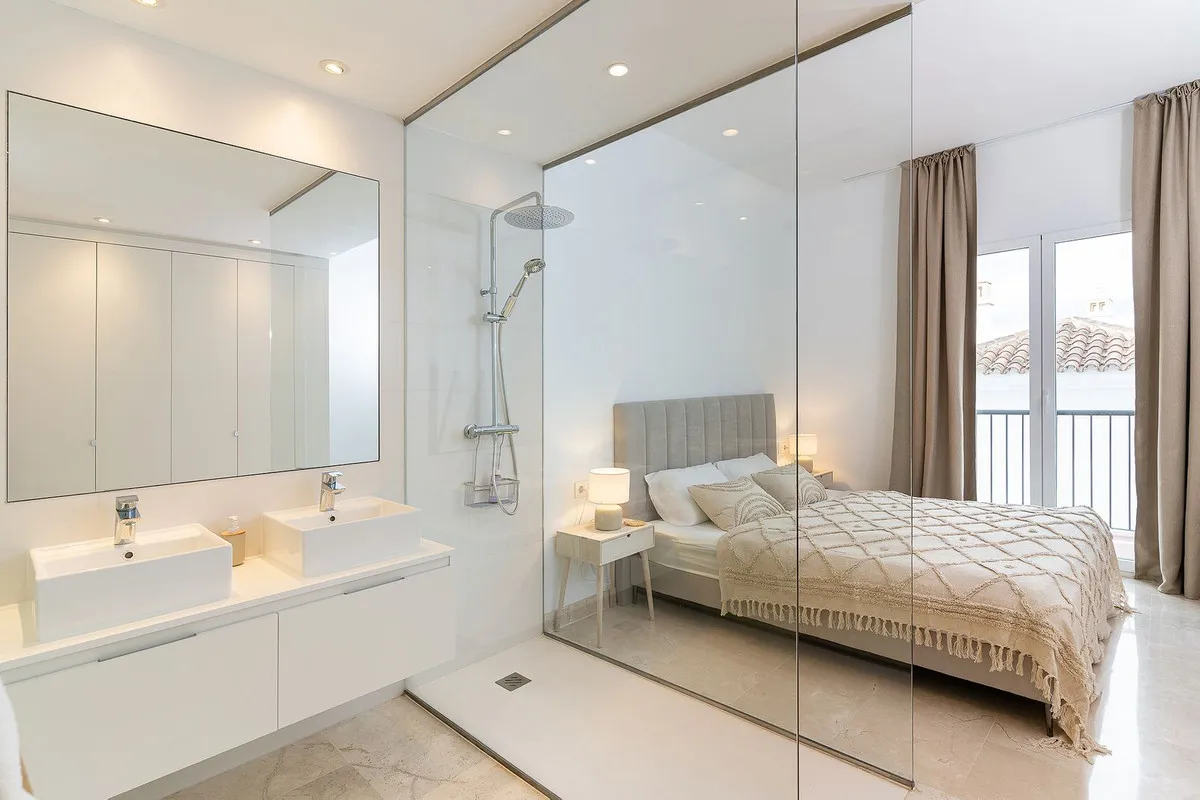 fa136ac7-2c8c-4c78-bcfc-694c0dbc2fe0