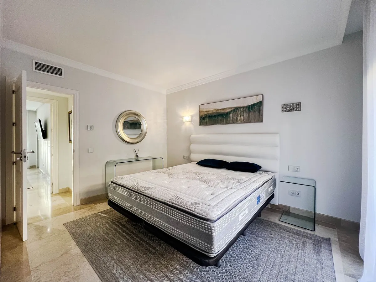 79d40f00-de0f-45e0-b2dc-2754412b3493