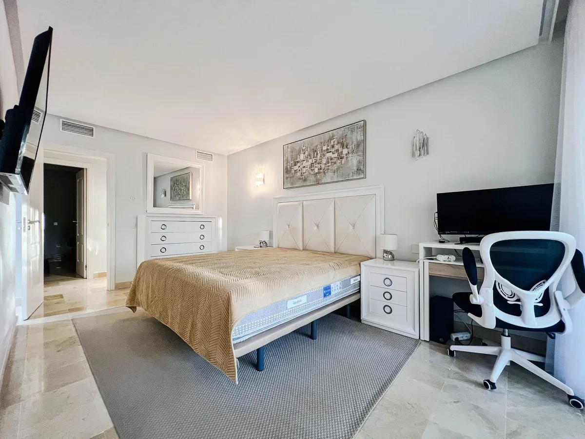 ebae6c22-0811-4bc0-9d79-83f7acb3a3f4