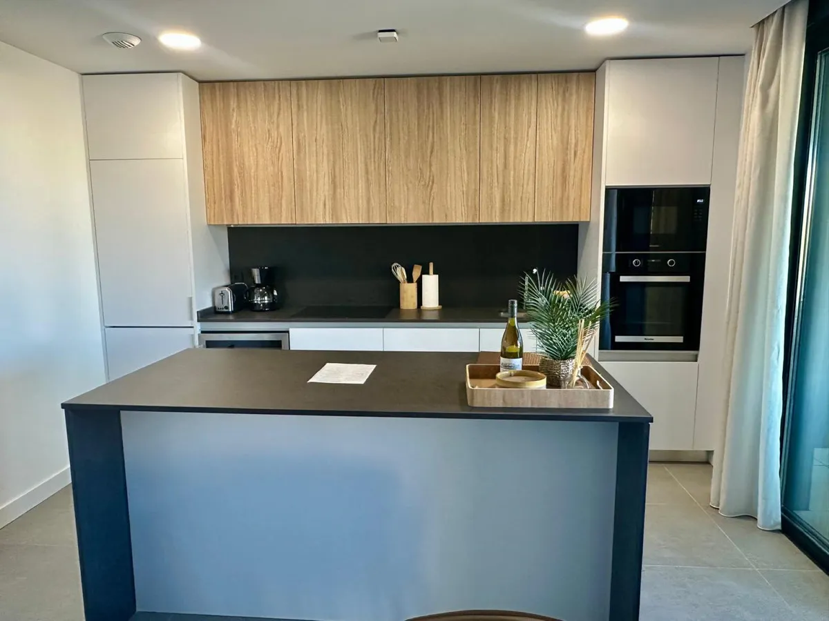 52a43977-3e58-4545-a427-c39ef883820b