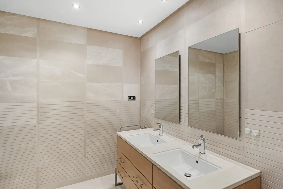 b1d48afd-b1f0-4a73-a2bc-e15b848d566d