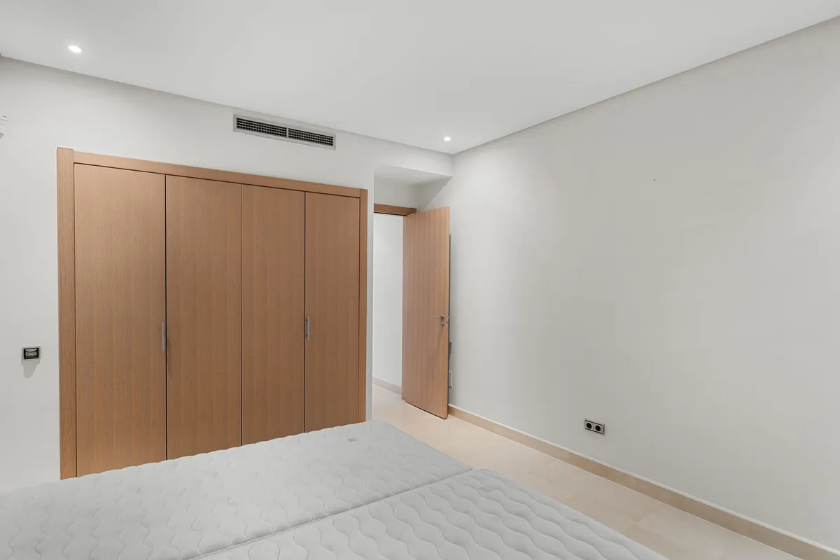 dc0a6ed6-835e-4219-a75f-479db4a0f127