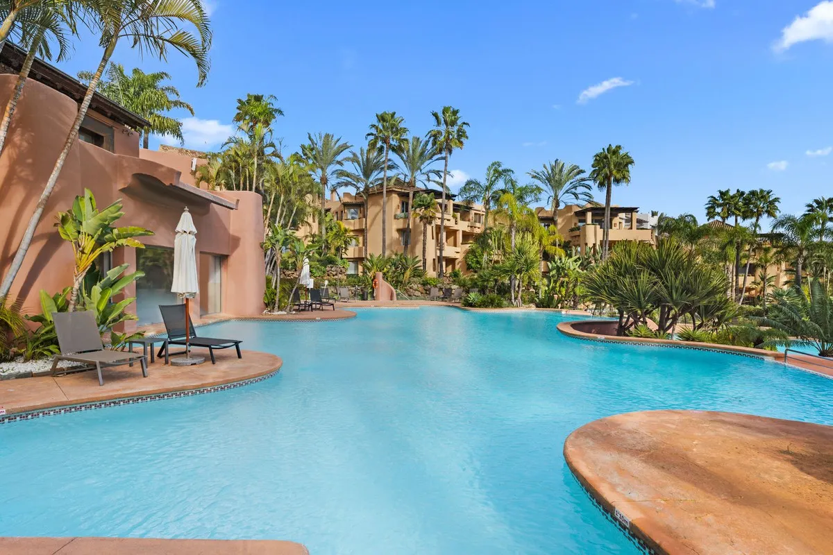 f780b290-4e4e-4abc-bf75-f73a5d8790e6