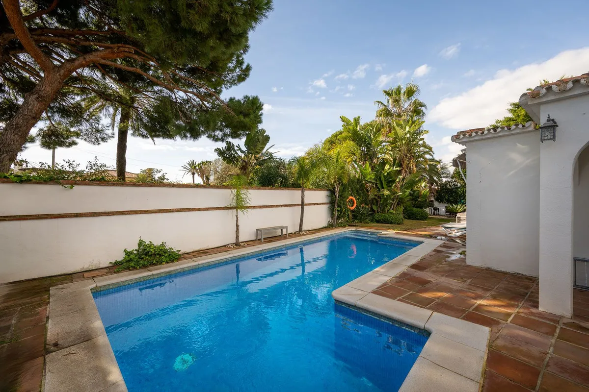 ed721f01-8dd1-42e2-ac62-1611e626f9a9