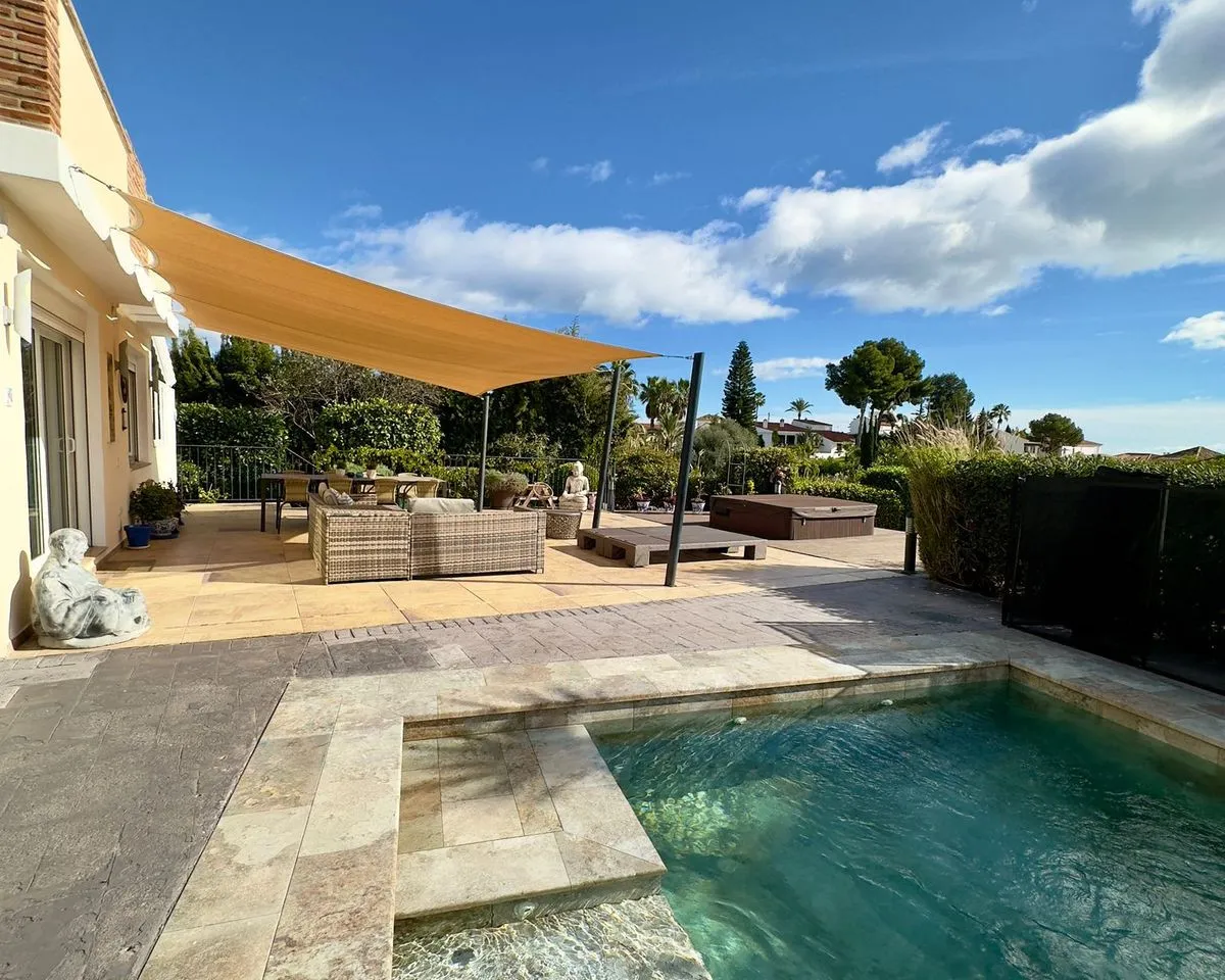 1aa1e0f8-1306-40a3-90b0-8ead9bfbc2bc