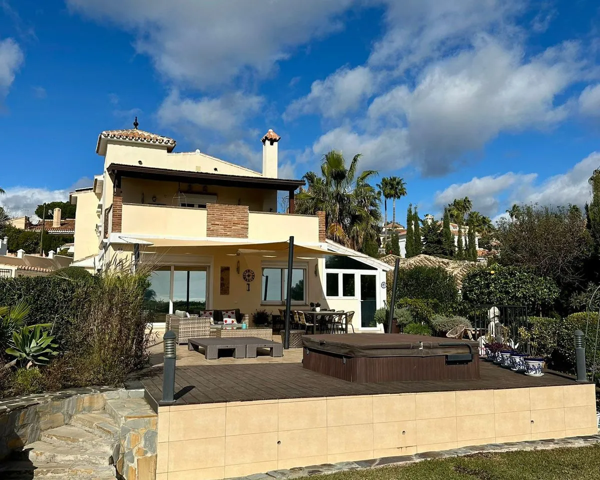 a395a72f-fdaa-4b34-a998-7b325d9c70ed