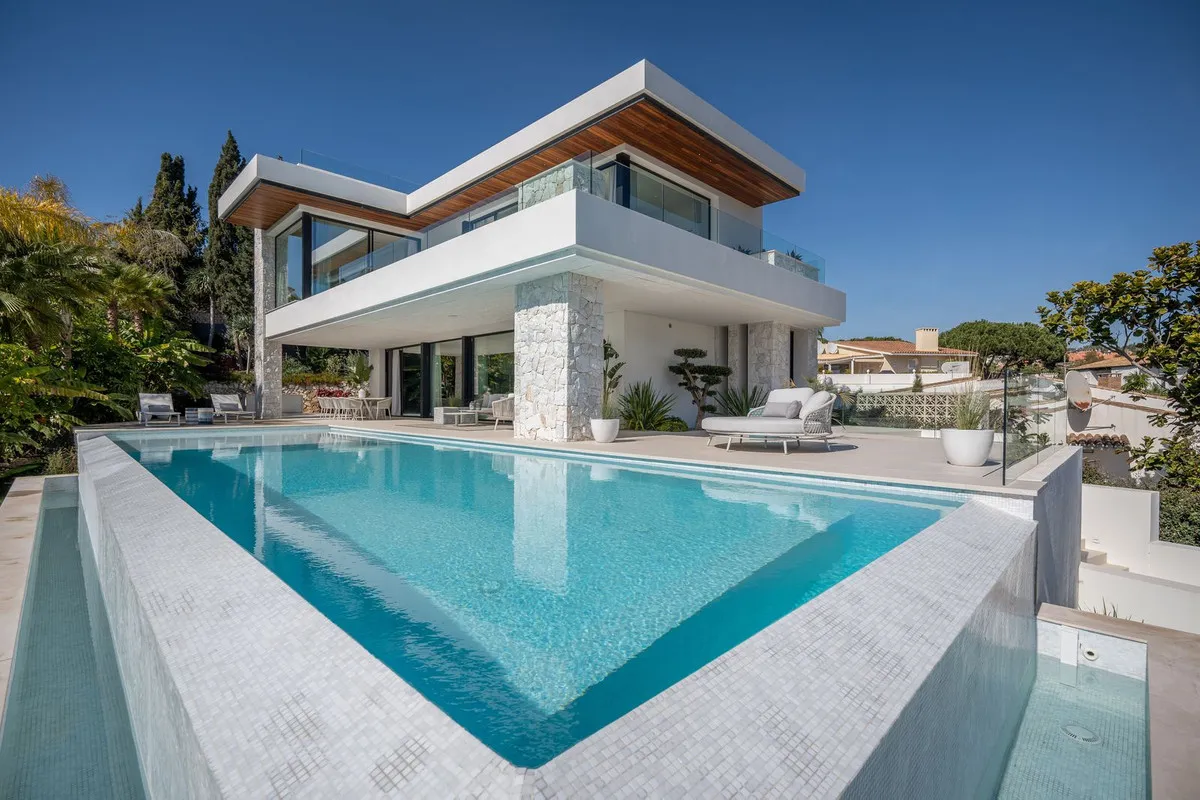 Luxurious Eco-Friendly Beachside Villa in Marbella