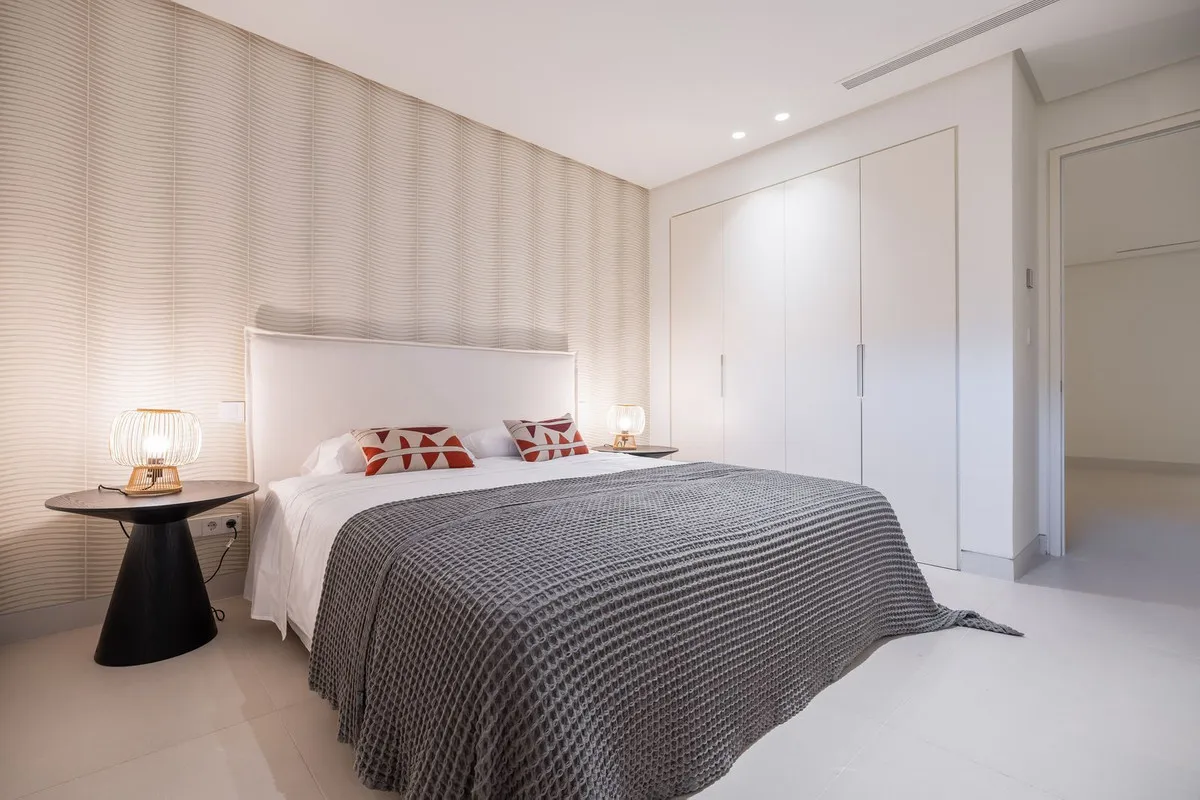 c22312d7-bf83-4f3e-8721-1a5cf7e81943