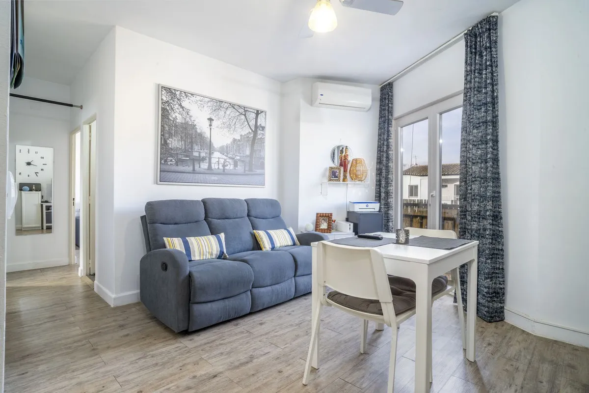 0108fd49-6d27-4841-a8ff-037392ca9a95