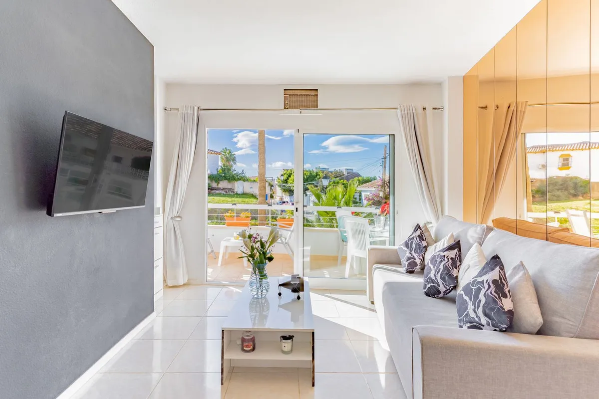 Modern 1 Bedroom with Mountain Views in Torreblanca