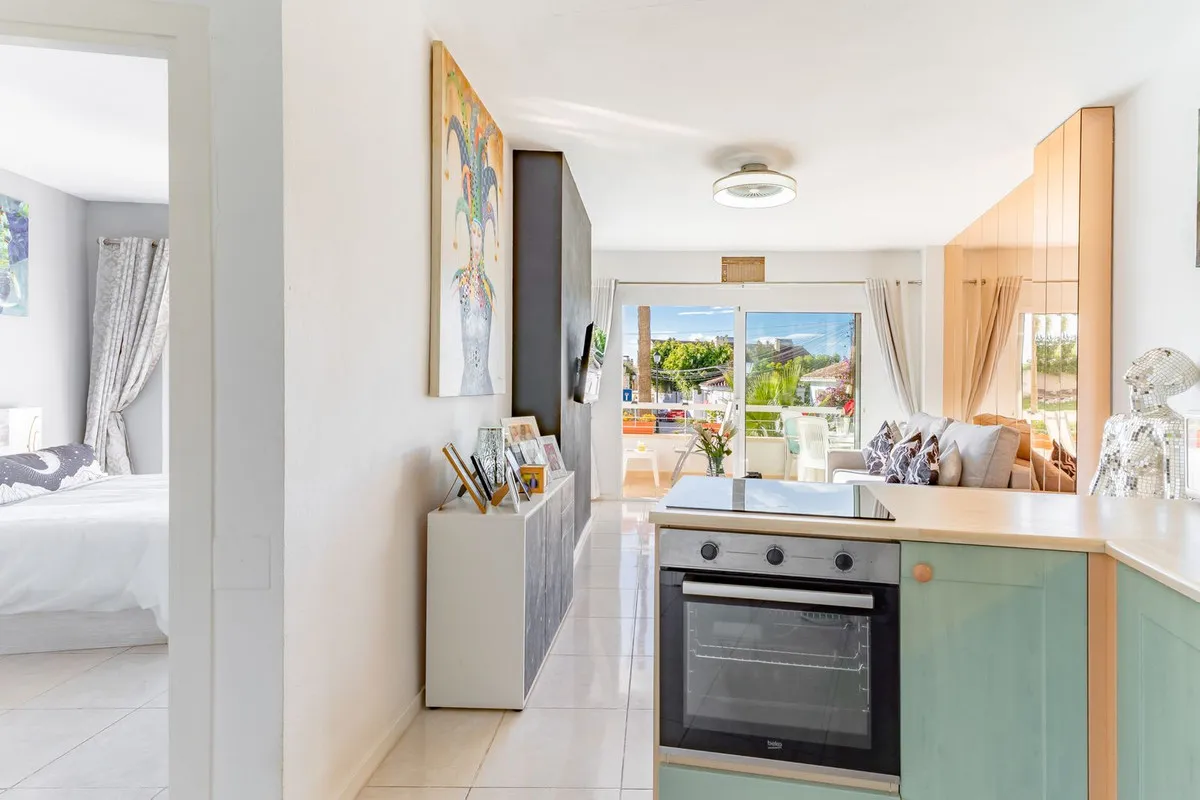 fda996c0-ec58-4b51-af02-268b10bd51dc