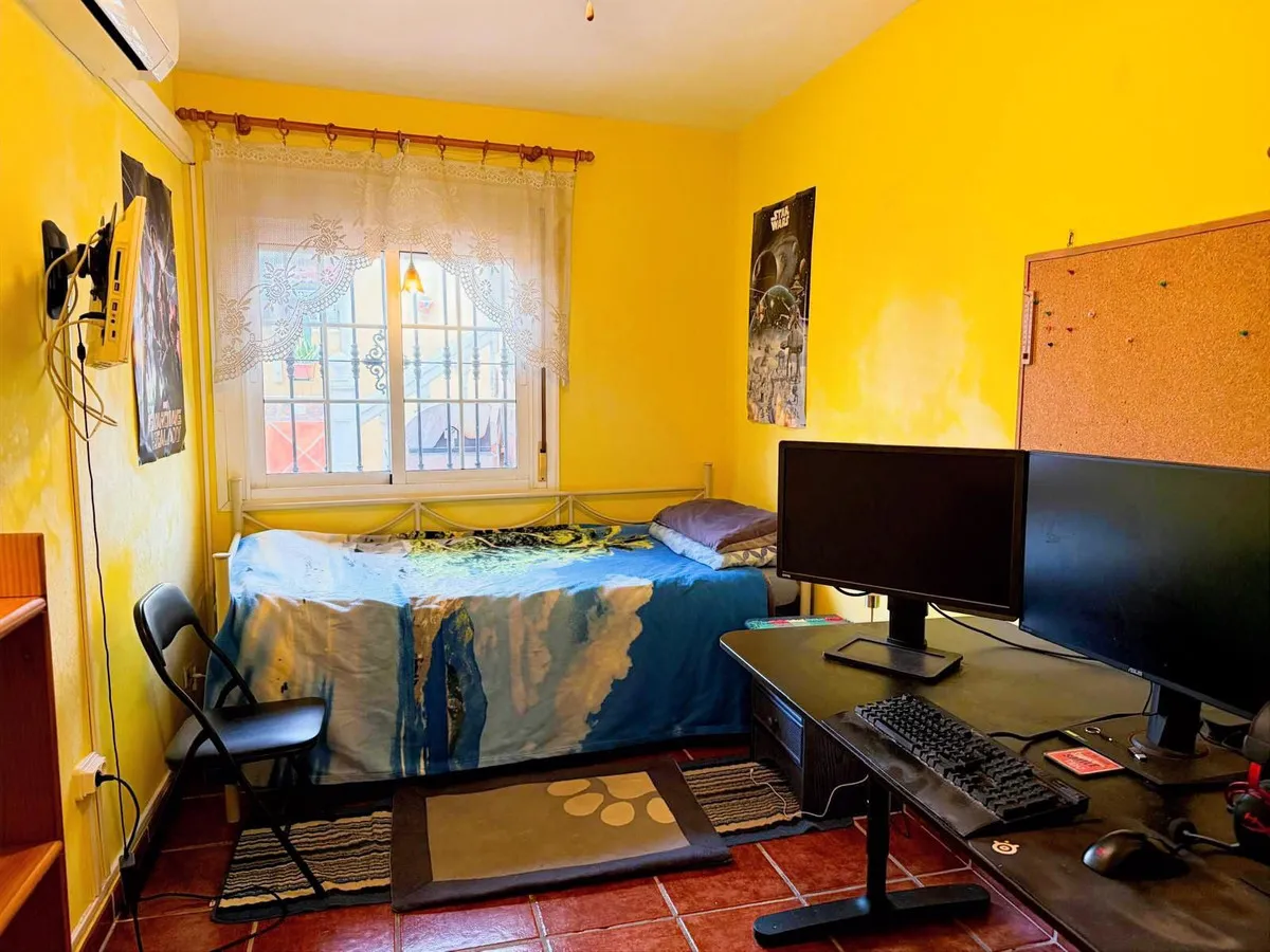 1b72f495-a177-4c80-8941-2c8e8a49546e