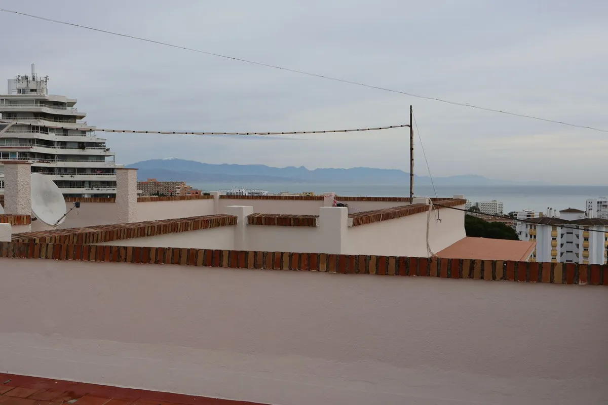 5667a0e3-c4f4-4dc9-bb4e-5850bd2ed864