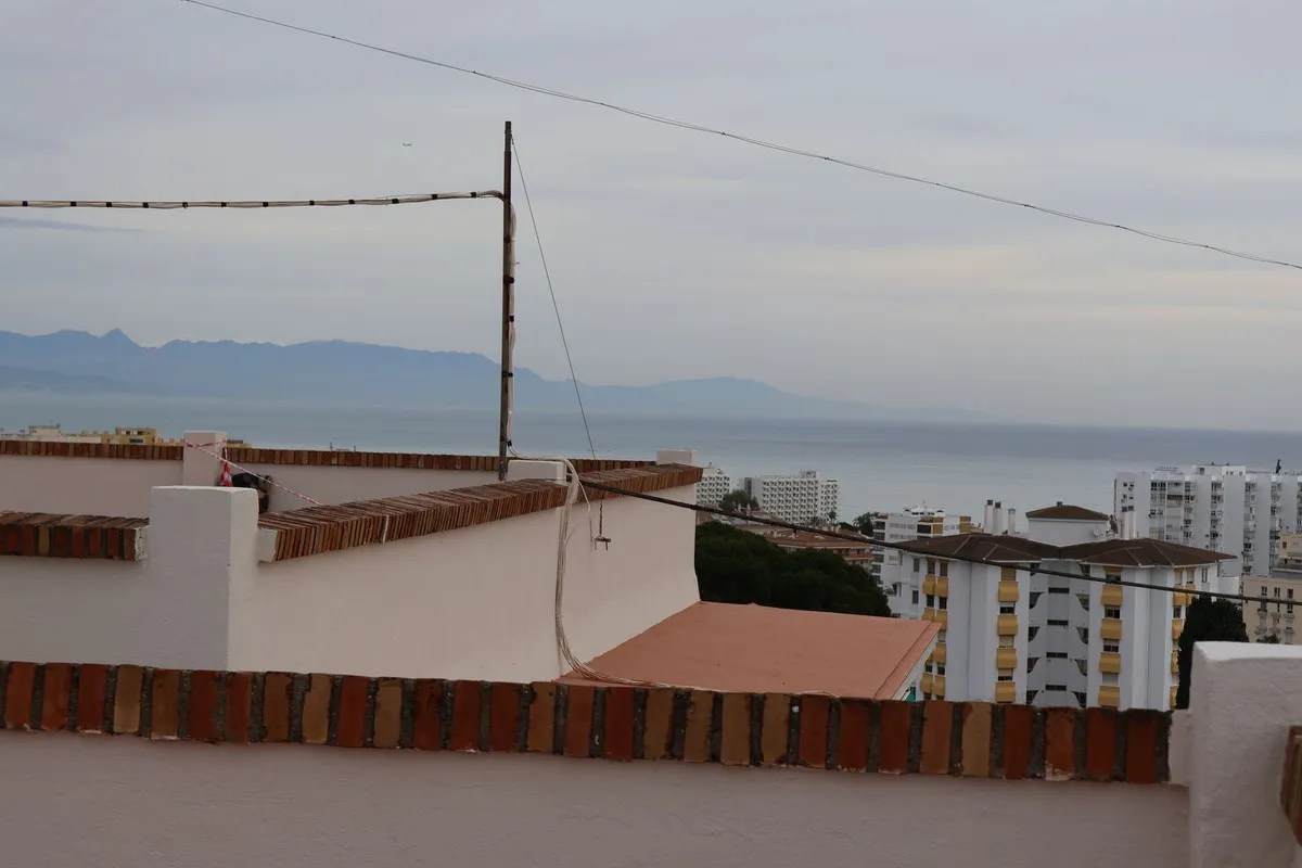 6c3c4192-3f53-443c-8678-ceacdeb464c8