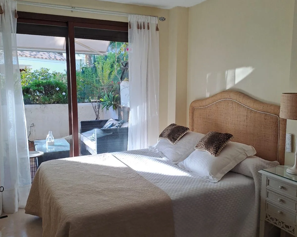 4b9cee27-2b46-409c-8354-4de186faf6d8