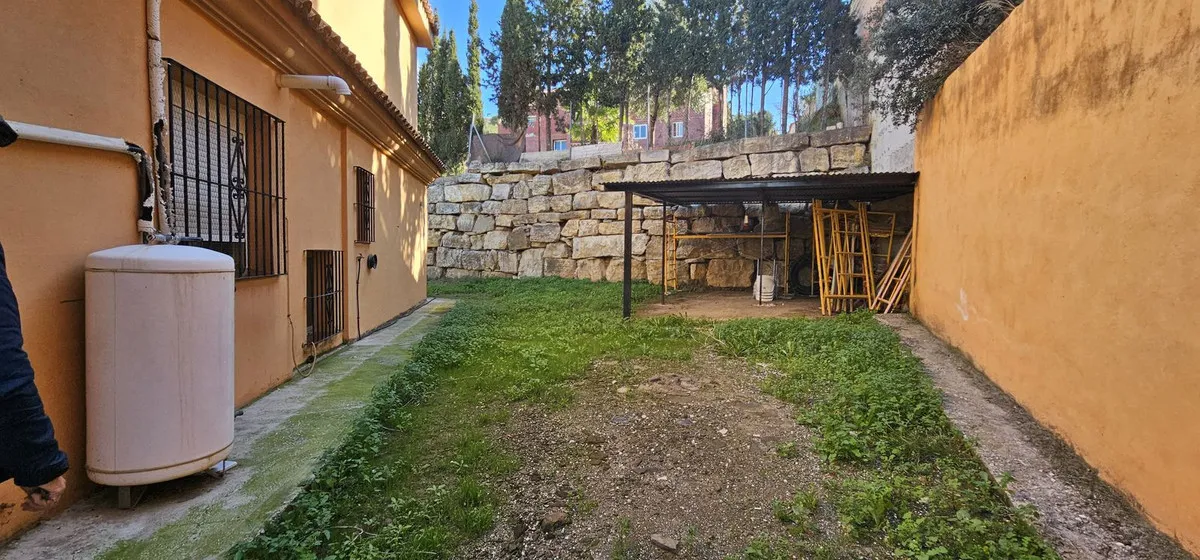 a1380bcb-9b82-458e-963d-75b320a63e90