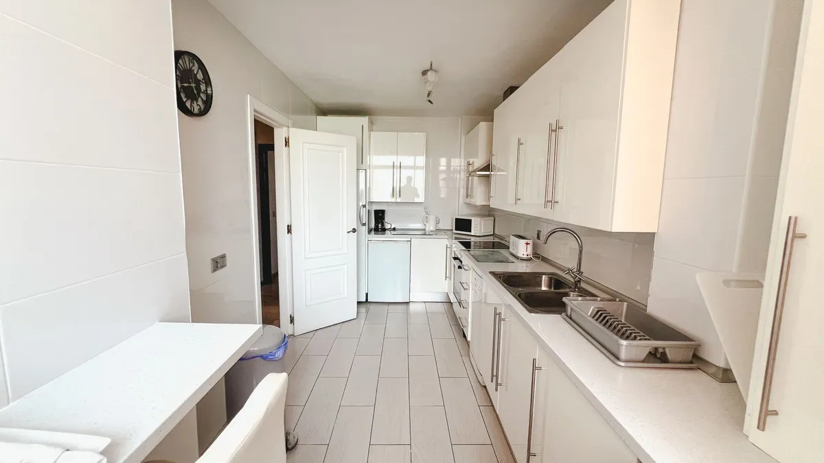 87a852fc-e73c-4acc-916b-4838ce5409b5