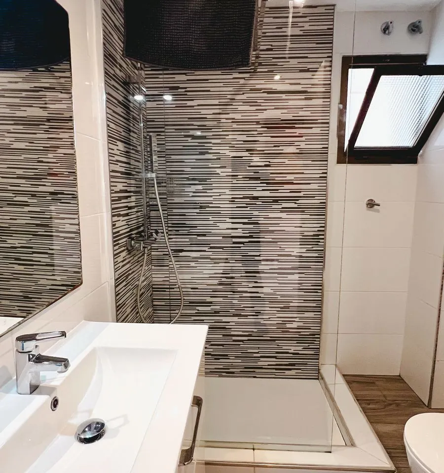 a196fa3c-053f-4e48-9811-f6f076a823f4