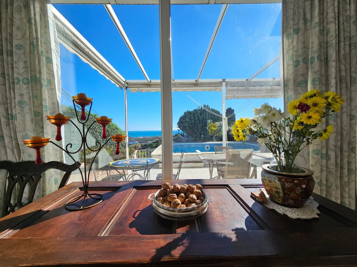 Gorgeous Corner Townhouse with Sea Views & Private Pool