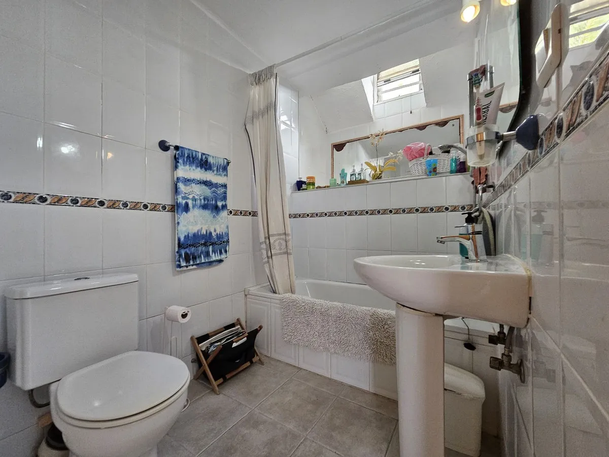 da327db0-6657-444e-ac78-7ea2d32c18f5