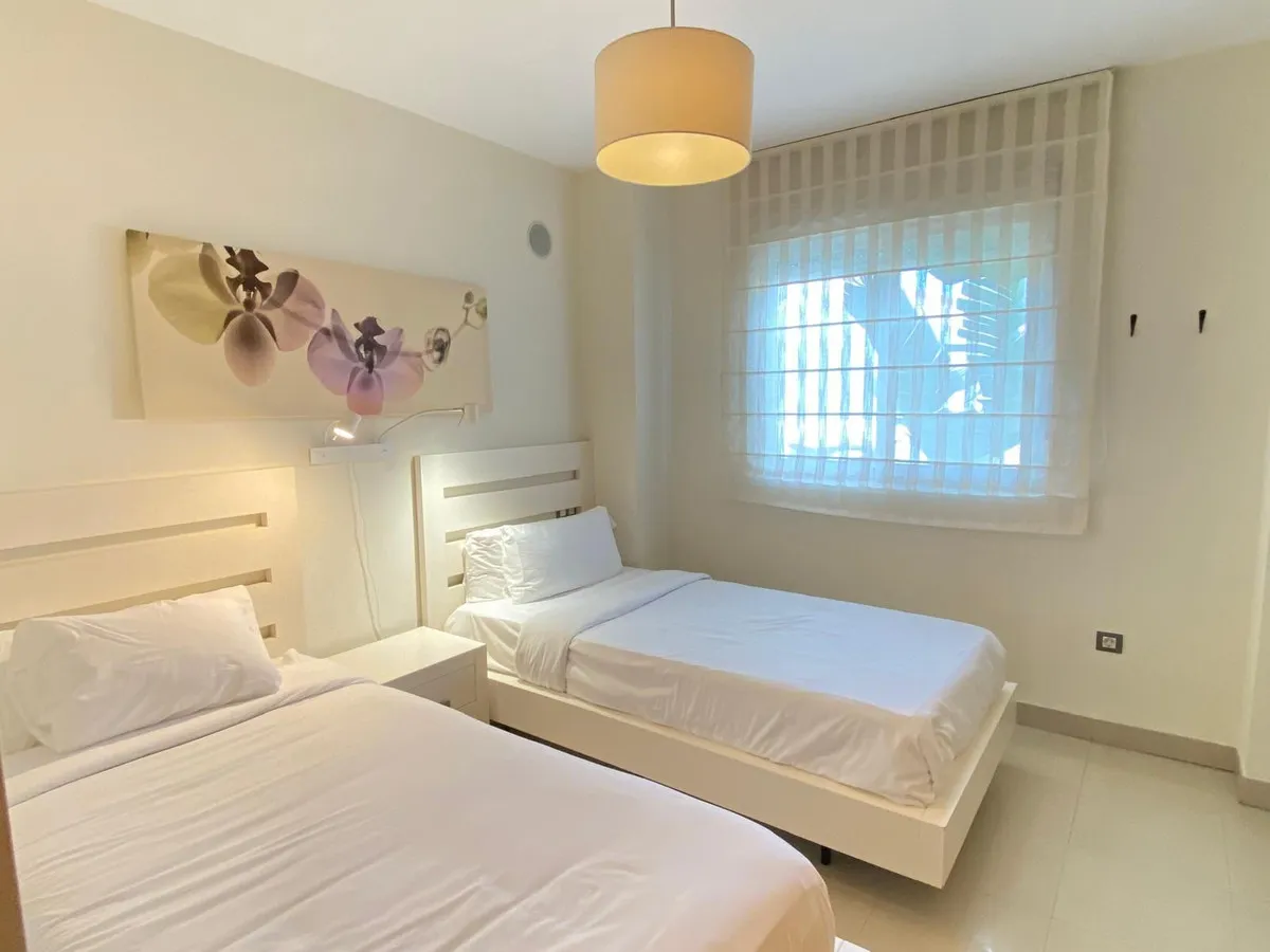 070bb948-1102-4a31-8e33-db677df41428