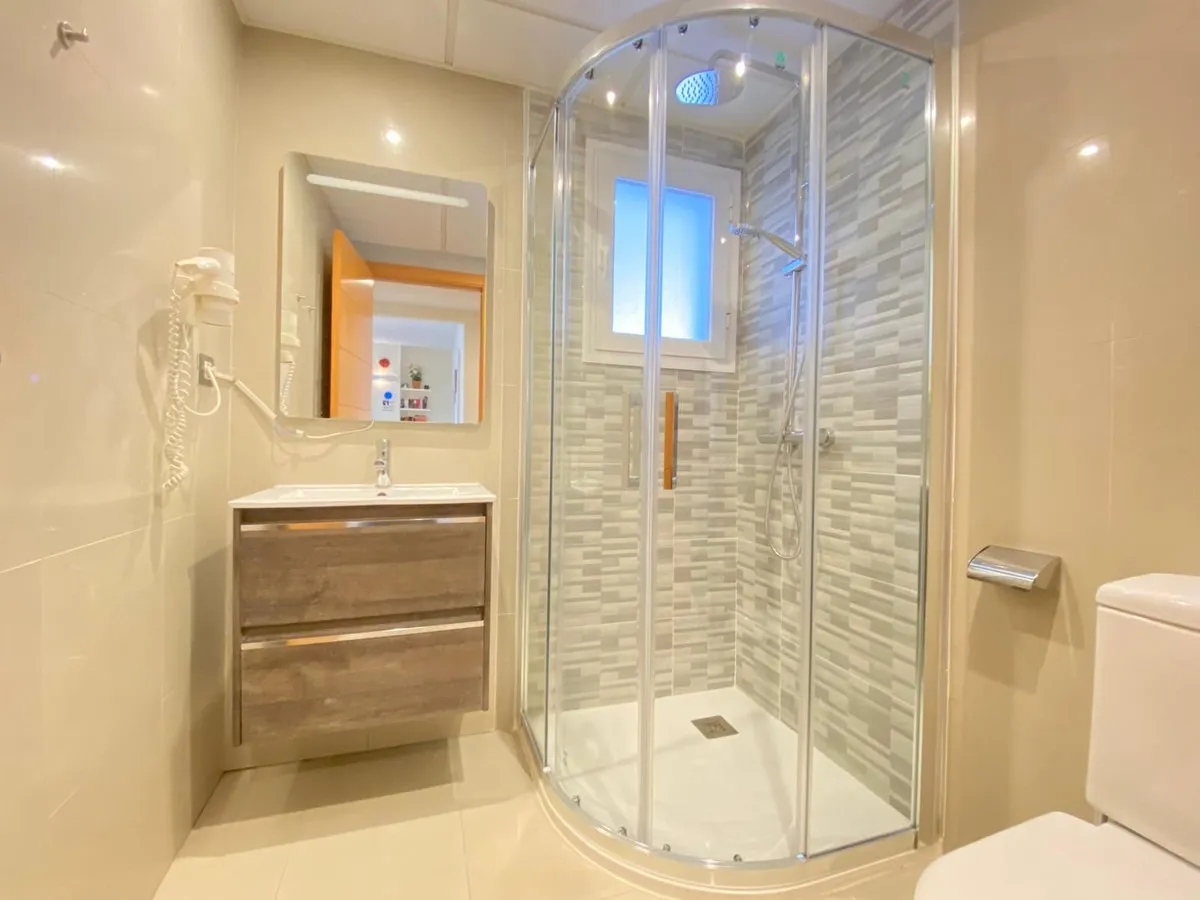 1a17fb6f-37f9-4ee8-bdb7-2e400a8b4360