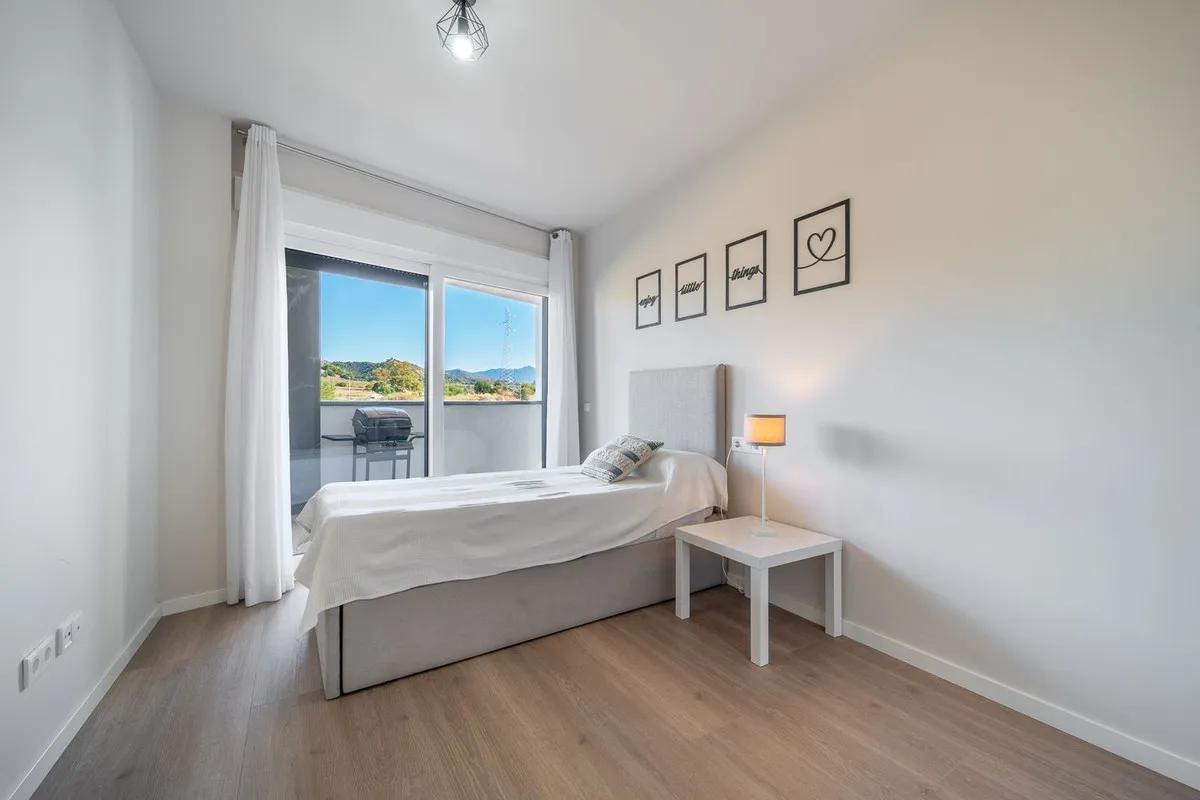 ea52bdf0-8162-4246-9d79-89339ab37996