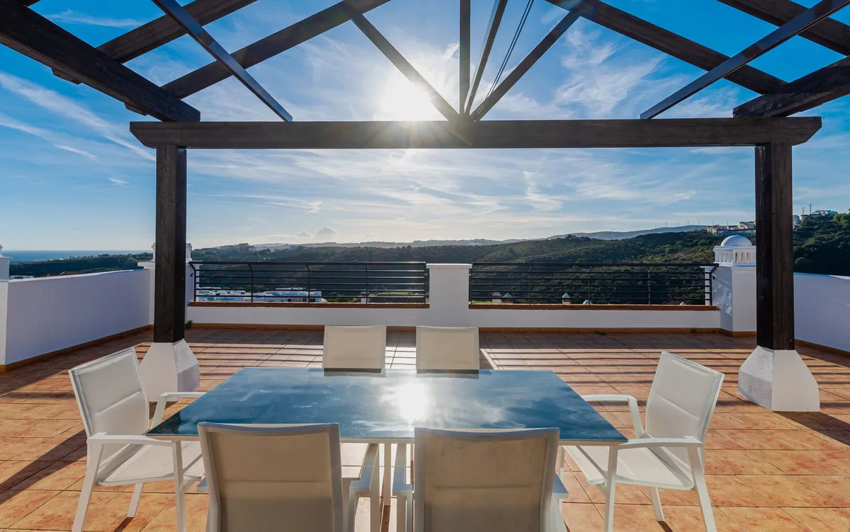 6db18f4e-51a5-462e-9817-f32cf25cca17