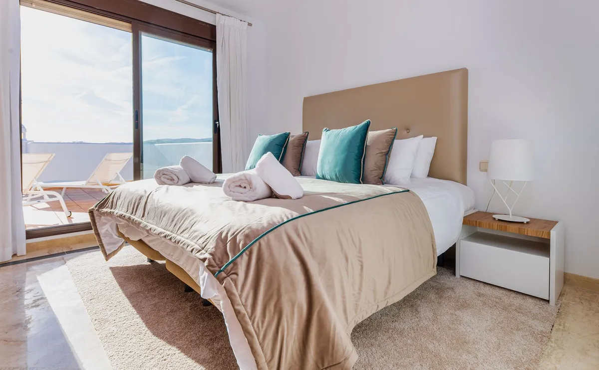 87376f53-e978-4c19-8551-a3d23a424eaa