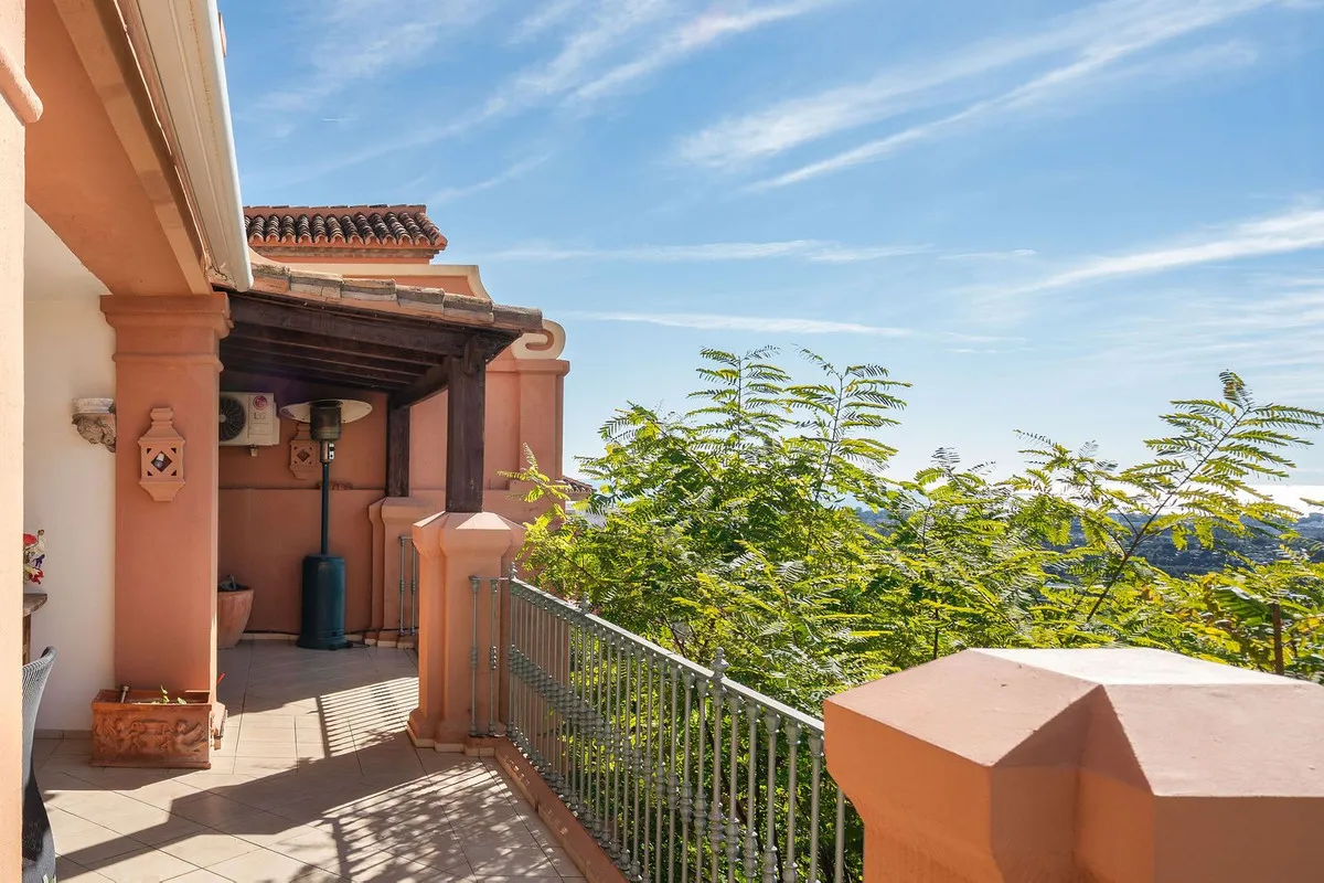 eaea35d1-121c-4369-8b10-53eebca8040c