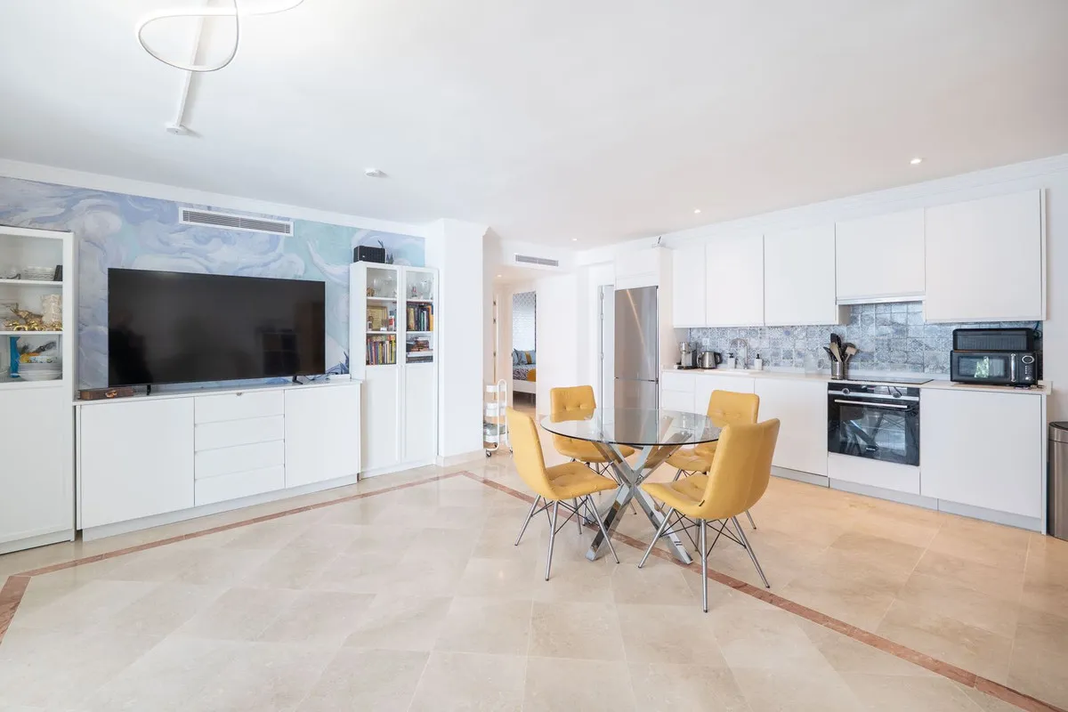 9967a8e2-178b-49cf-b842-14533d6def72