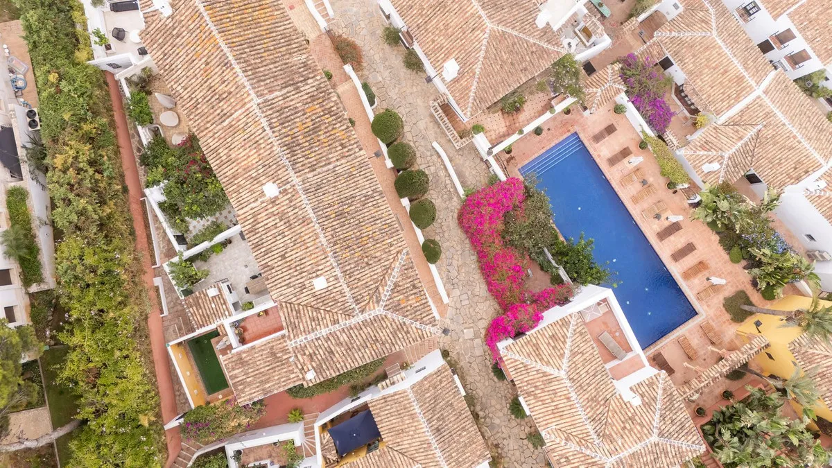 0b9327a9-eebe-4458-92f6-eed3e86b624b