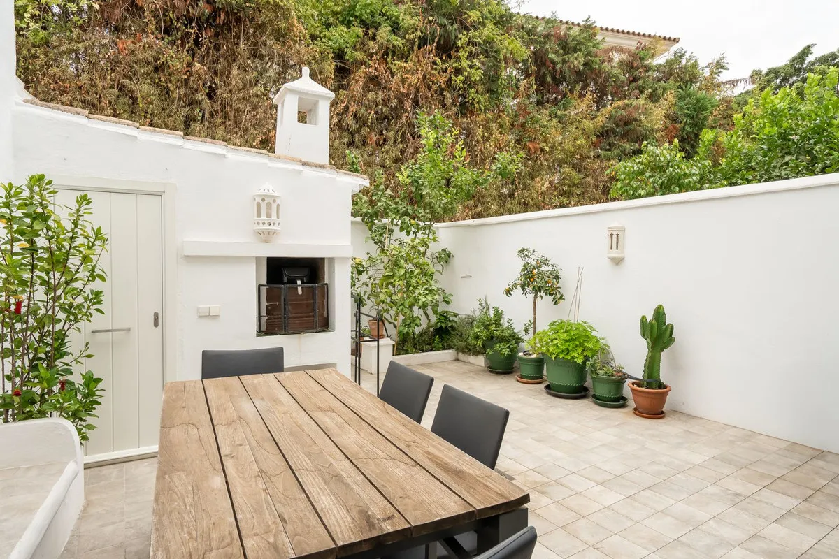 8e034ec9-0b74-435b-8266-a341b4101f01