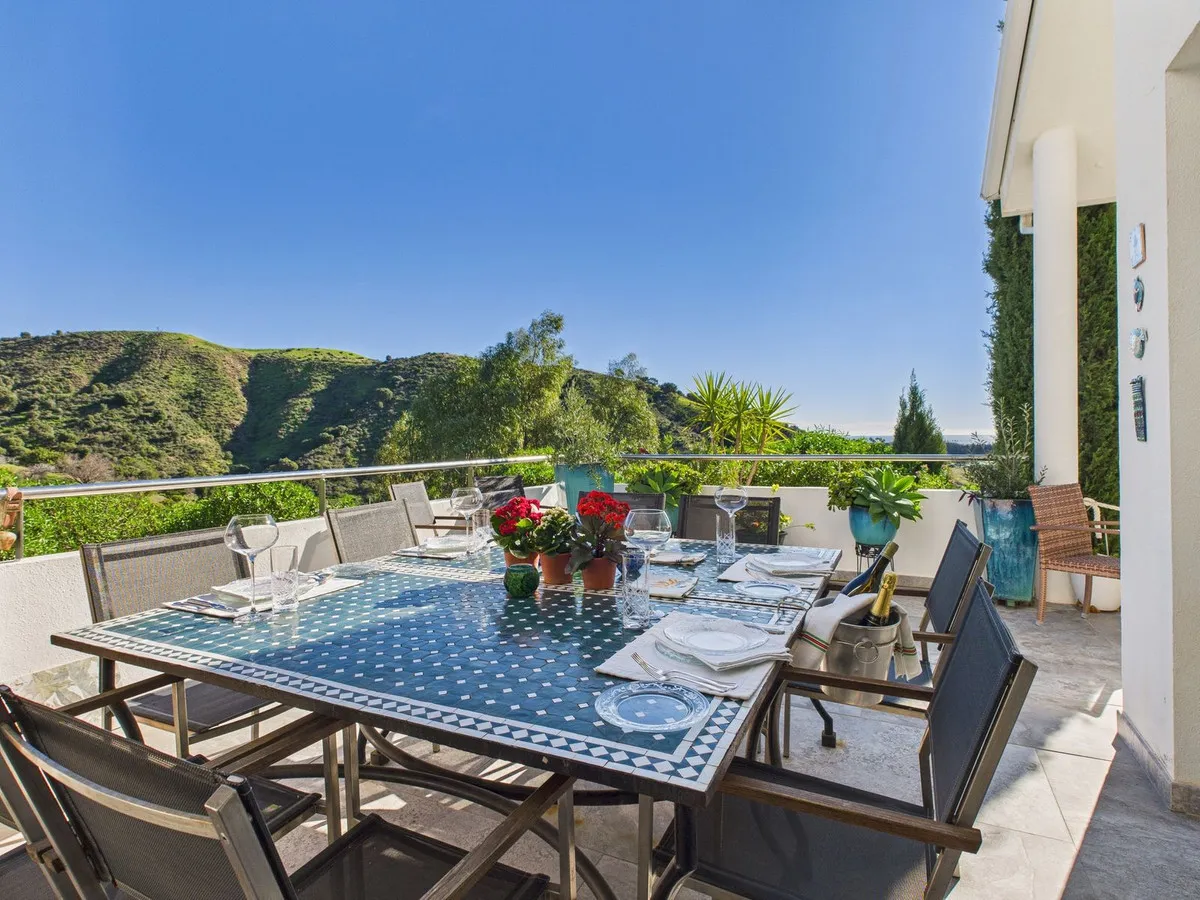 9e05c54c-674f-40c3-b027-56aa75e0e86b