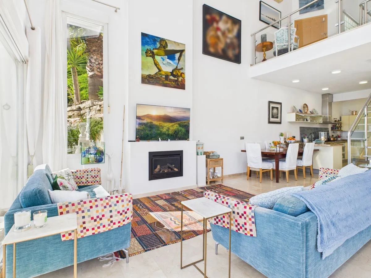 d8af3fed-2913-4f9a-90f5-dc9bcb4a6e25